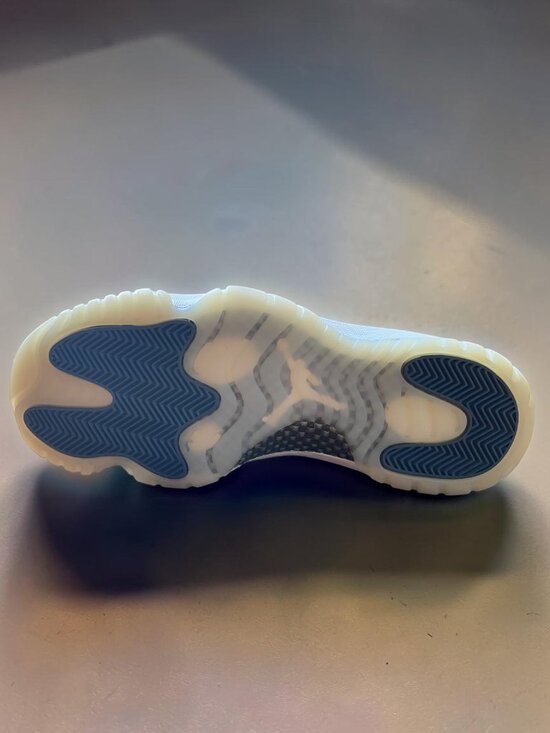 Air Jordan 11 Retro Low Diffused Blue Mens Basketball Shoe Size 11.5 Navy (NEW) main image 9